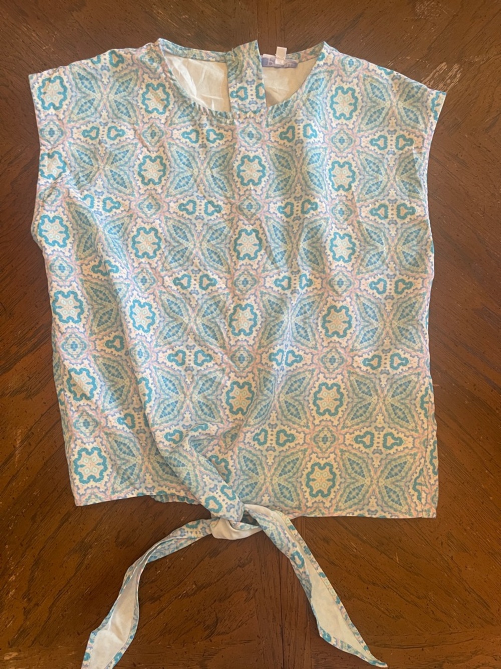 Pleat. Girl’s sleeveless Tie-Front Top in Aqua and white size 10